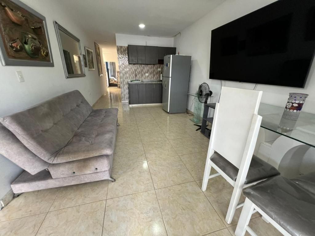 Apartamento en arriendo Valle Del Cauca Cali Cañaveralejo - Seguros Patria 75 m2 Habitaciones 2 Baños 1 Garajes 0 Precio $1100000