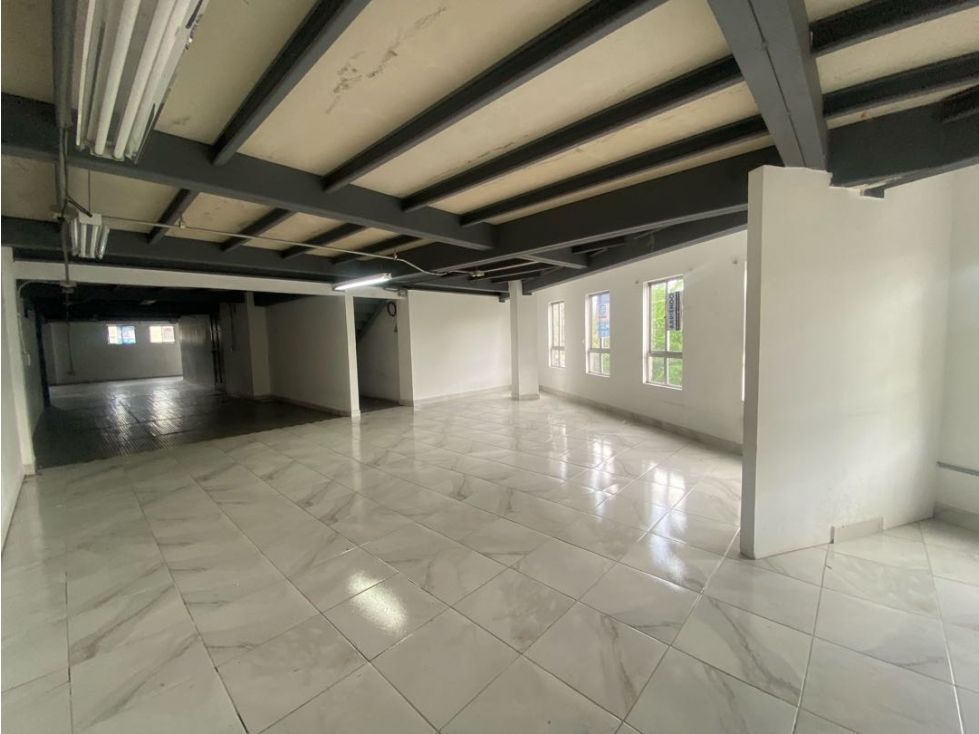 Bodega en arriendo Antioquia Medellín Trinidad 250 m2 Habitaciones 0 Baños 2 Garajes 1 Precio $6700000
