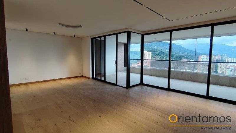 Apartamento en arriendo Antioquia Medellín El Tesoro 259 m2 Habitaciones 4 Baños 5 Garajes 4 Precio $18700000