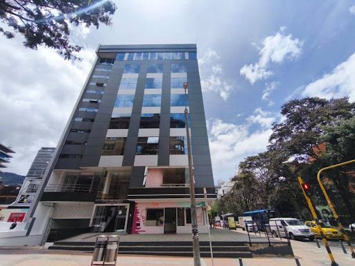 Oficina en arriendo Cundinamarca Bogotá El Retiro 132 m2 Habitaciones 0 Baños 2 Garajes 2 Precio $7500000