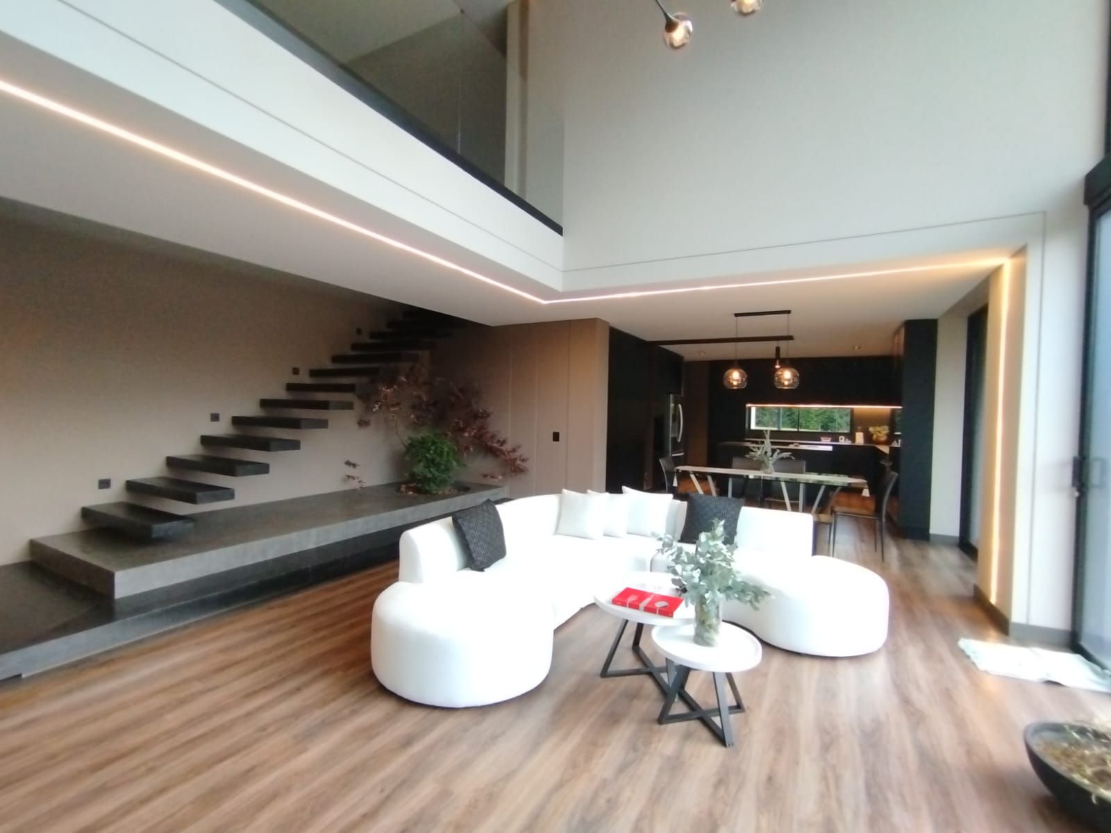 Finca en arriendo Antioquia El Carmen De Viboral El Carmen De Viboral 450 m2 Habitaciones 7 Baños 8 Garajes 2 Precio $20000000