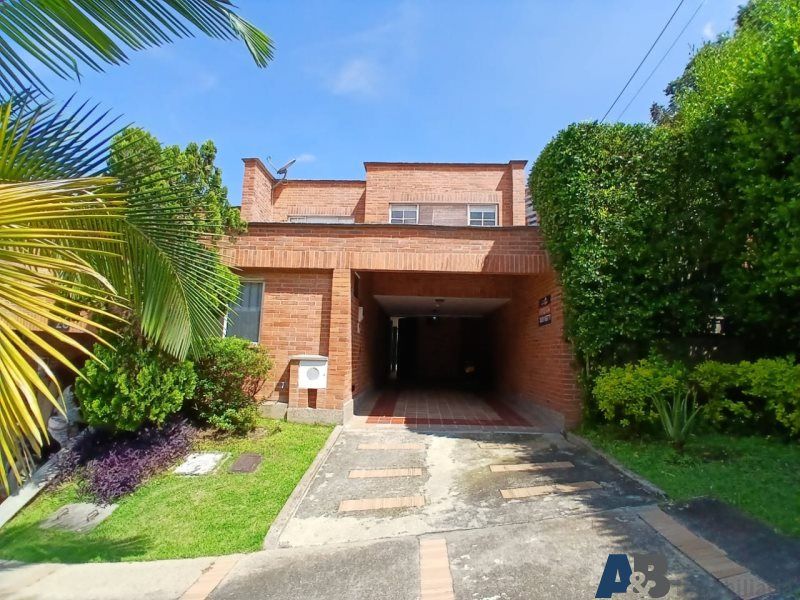 Casa en arriendo Antioquia Envigado La Pradera 310 m2 Habitaciones 3 Baños 5 Garajes 2 Precio $12500000
