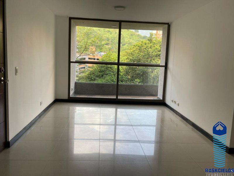 Apartamento en arriendo Antioquia Medellín Loma De Los Bernal 90 m2 Habitaciones 3 Baños 2 Garajes 1 Precio $3500000