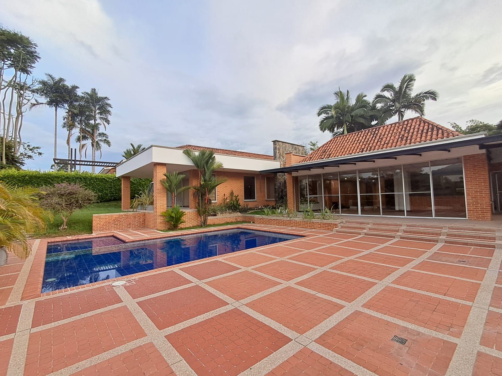 Casa Campestre en arriendo Risaralda Pereira Pereira 465 m2 Habitaciones 4 Baños 6 Garajes 2 Precio $10500000