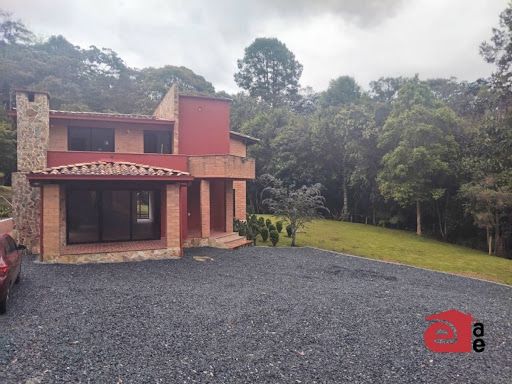 Casa Campestre en arriendo Antioquia Envigado Envigado 5200 m2 Habitaciones 3 Baños 3 Garajes 6 Precio $9000000