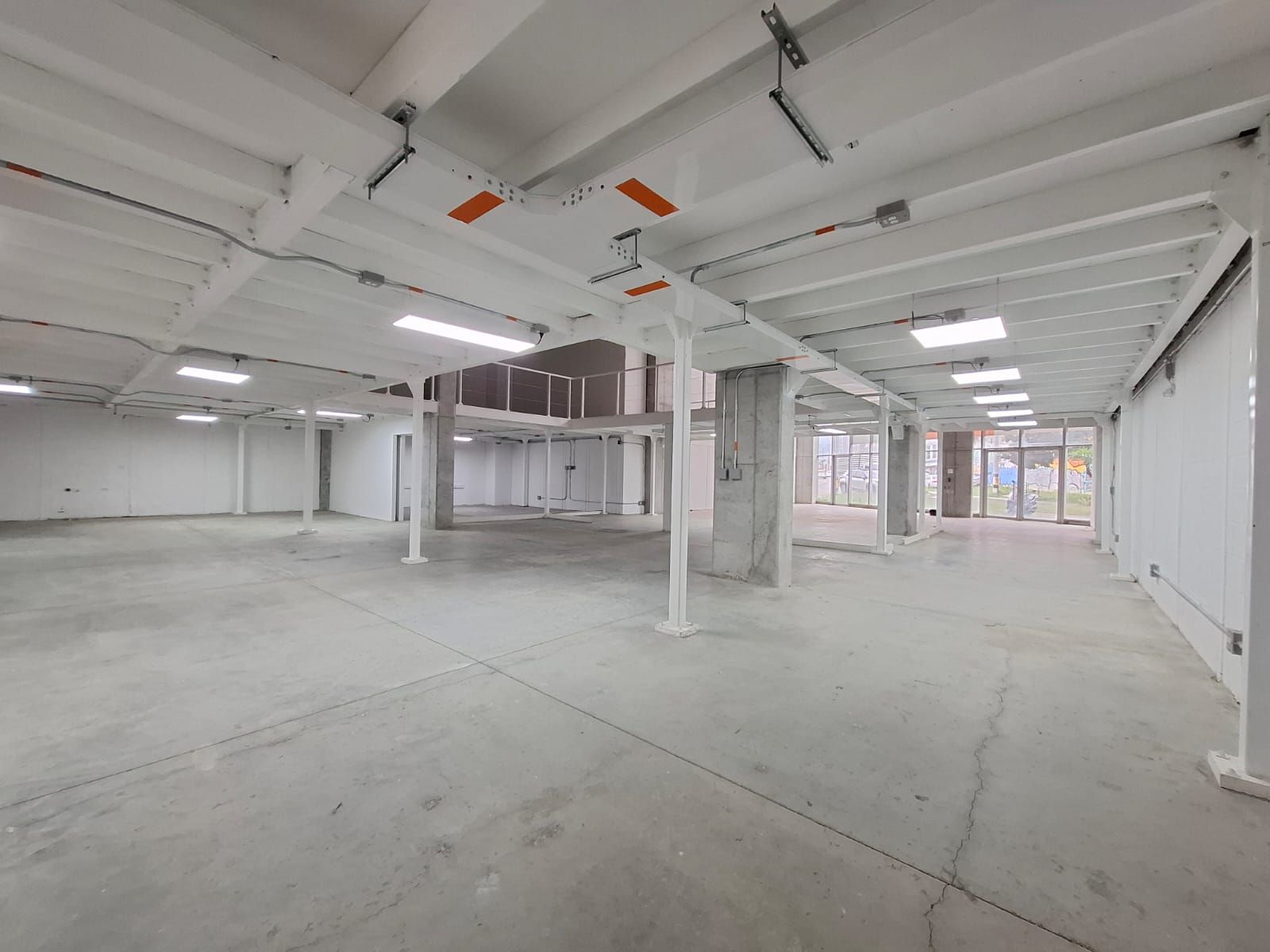 Local en arriendo Antioquia Medellín Colombia 1232 m2 Habitaciones 0 Baños 4 Garajes 15 Precio $85000000