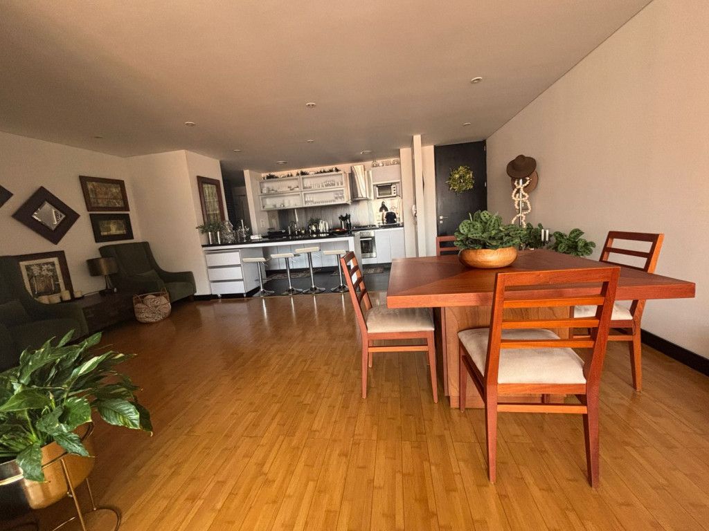 Apartamento en venta Cundinamarca Bogotá Santa Barbara Occidental 145 m2 Habitaciones 3 Baños 5 Garajes 2 Precio $1170000000