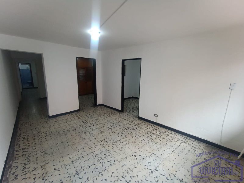 Casa en arriendo Antioquia Medellín Guayabal 75 m2 Habitaciones 2 Baños 2 Garajes 0 Precio $2000000