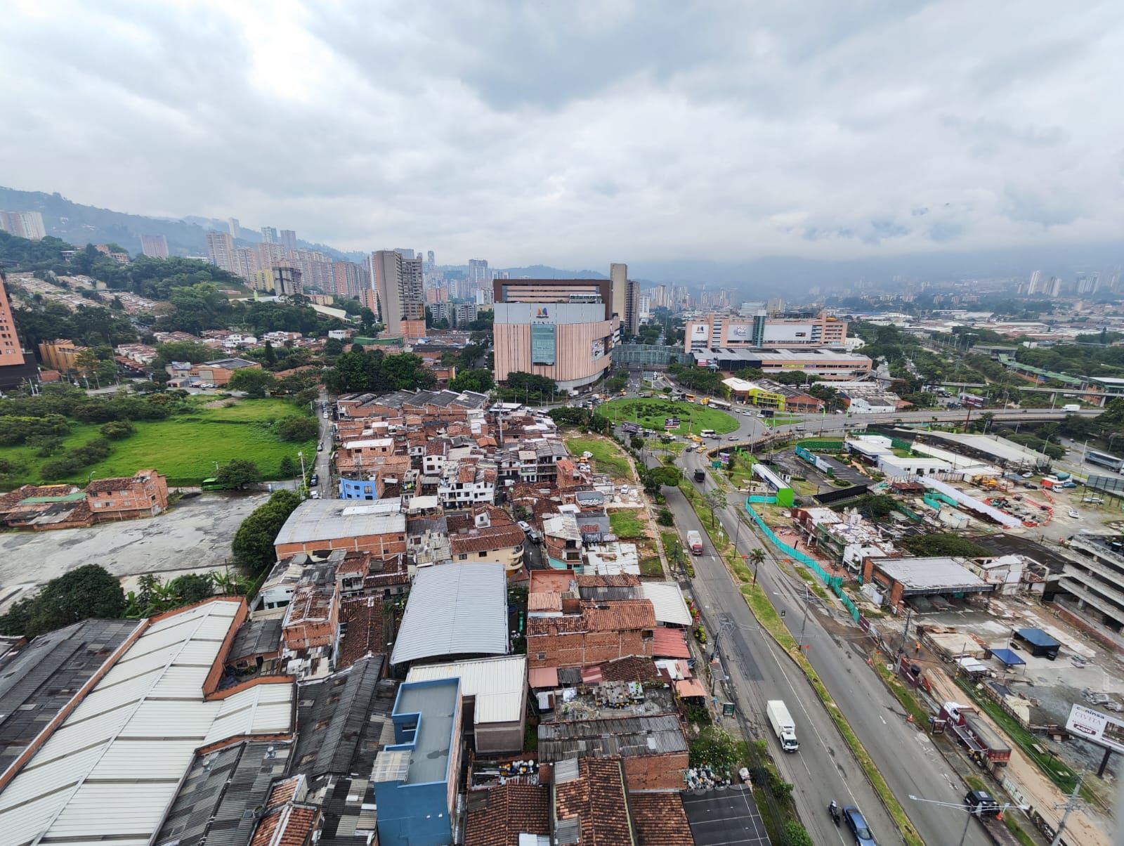 Oficina en arriendo Antioquia Envigado Primavera 37 m2 Habitaciones 0 Baños 1 Garajes 1 Precio $3000000