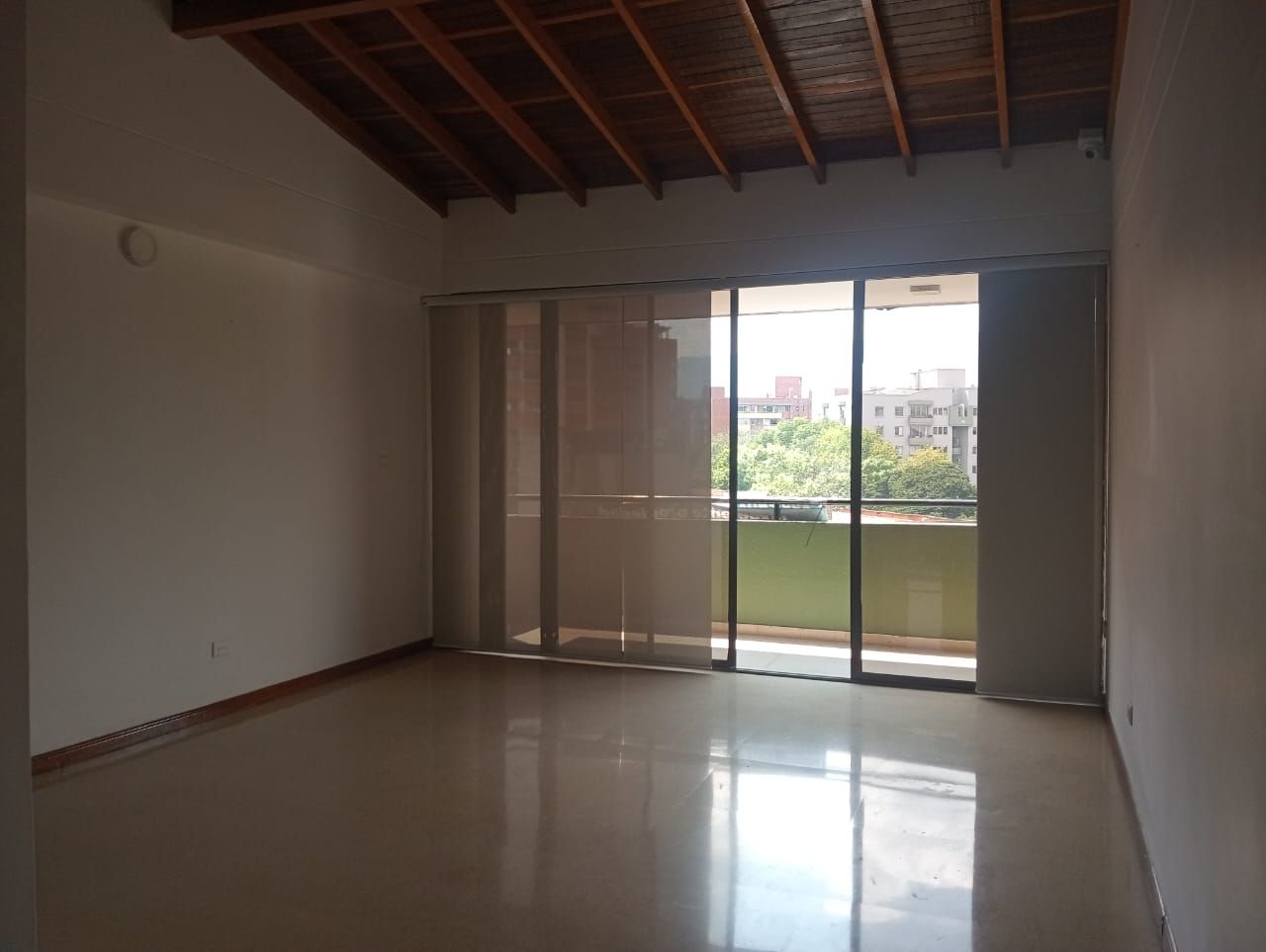 Apartamento en arriendo Antioquia Medellín Lorena 137 m2 Habitaciones 3 Baños 2 Garajes 2 Precio $3950000