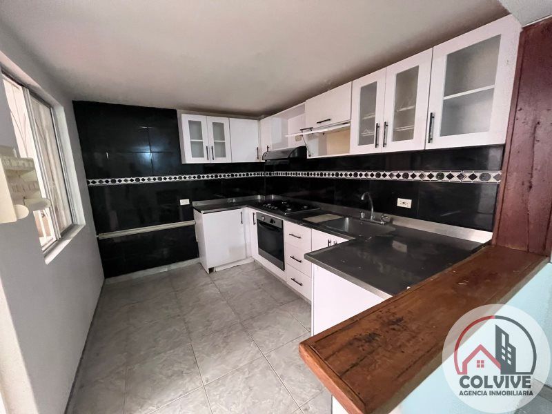 Casa en arriendo Antioquia Envigado Loma Del Barro 150 m2 Habitaciones 4 Baños 2 Garajes 0 Precio $3000000