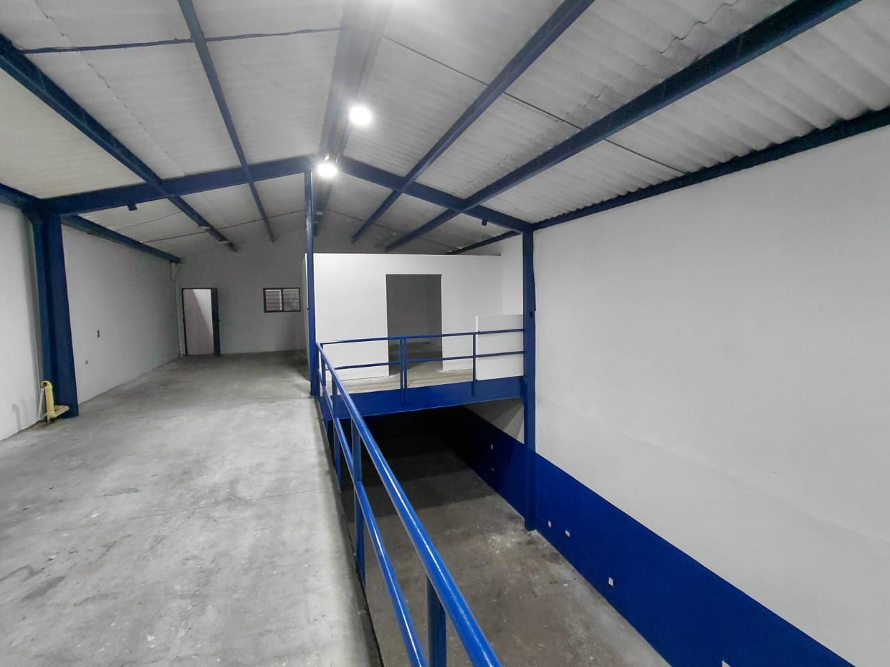 Bodega en arriendo Antioquia Medellín Miranda 400 m2 Habitaciones 0 Baños 2 Garajes 0 Precio $10000000