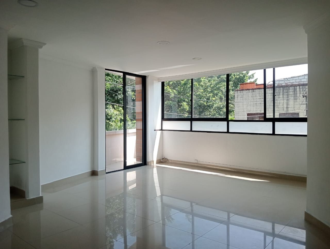Apartamento en arriendo Antioquia Medellín Santa Teresita 87 m2 Habitaciones 3 Baños 2 Garajes 1 Precio $2600000