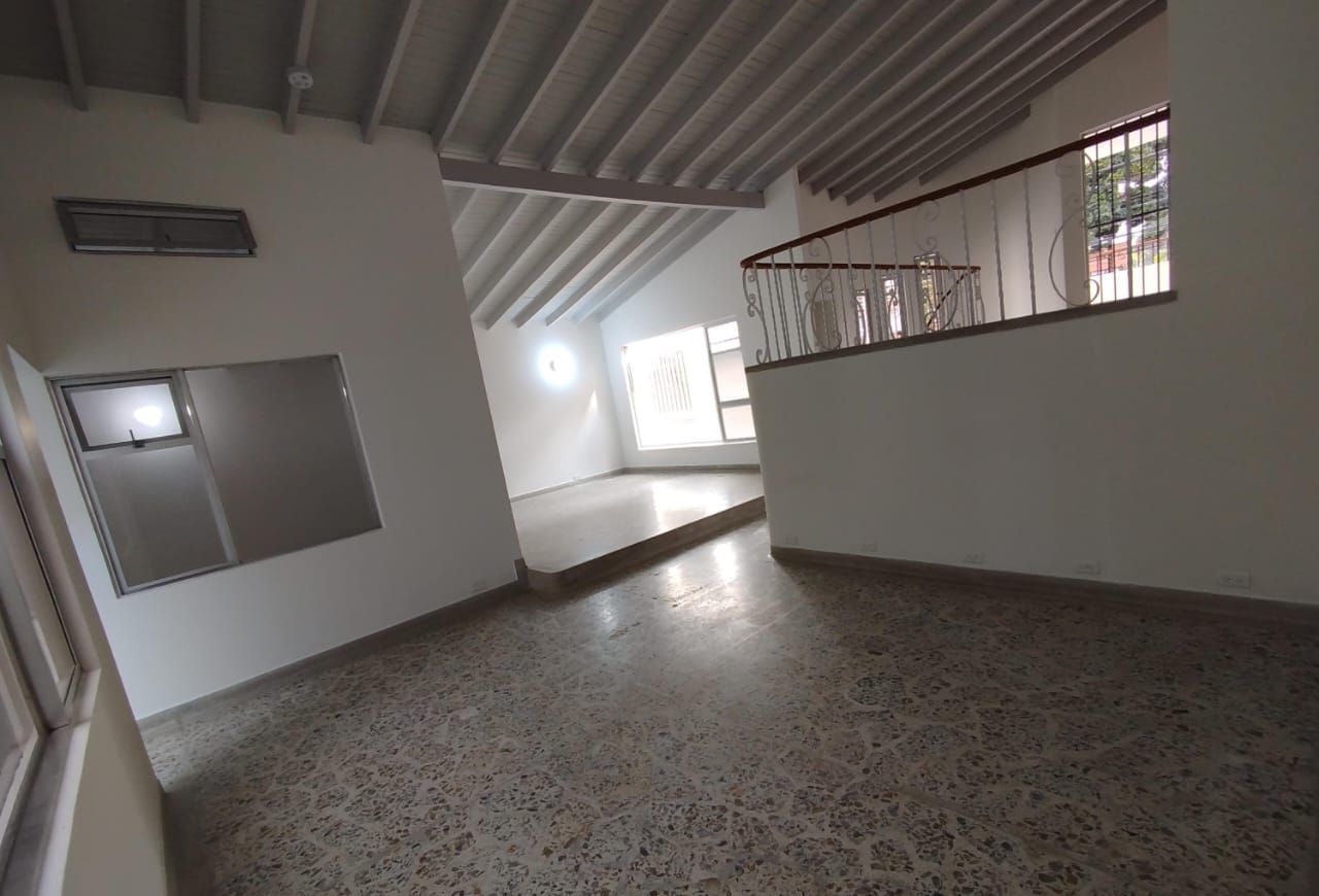 Casa en arriendo Antioquia Medellín Los Conquistadores 380 m2 Habitaciones 7 Baños 4 Garajes 1 Precio $13000000