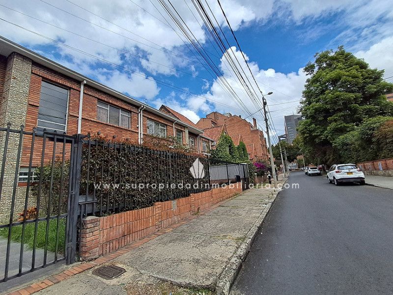 Casa en arriendo Cundinamarca Bogotá Quinta Camacho 321 m2 Habitaciones 10 Baños 4 Garajes 2 Precio $12000000