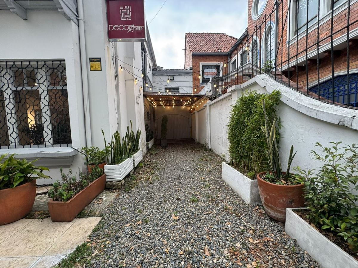 Casa en arriendo Cundinamarca Bogotá Quinta Camacho 400 m2 Habitaciones 5 Baños 7 Garajes 3 Precio $12000000