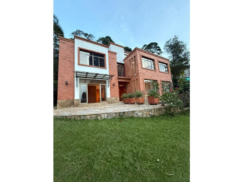 Casa en venta Antioquia Medellín La Candelaria 325 m2 Habitaciones 4 Baños 4 Garajes 2 Precio $2500000000