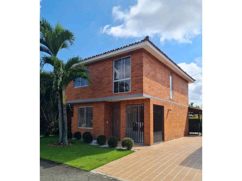 Casa en venta Valle Del Cauca Jamundí Cr La Pradera Iii 150 m2 Habitaciones 2 Baños 3 Garajes 3 Precio $520000000