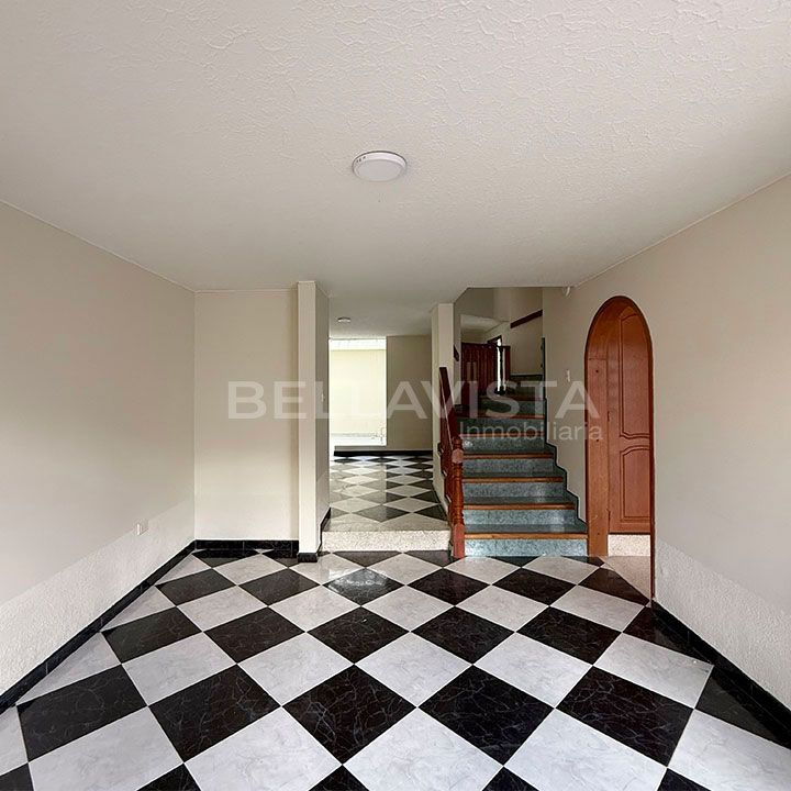 Casa en venta Boyacá Duitama La Milagrosa 195 m2 Habitaciones 5 Baños 5 Garajes 2 Precio $460000000