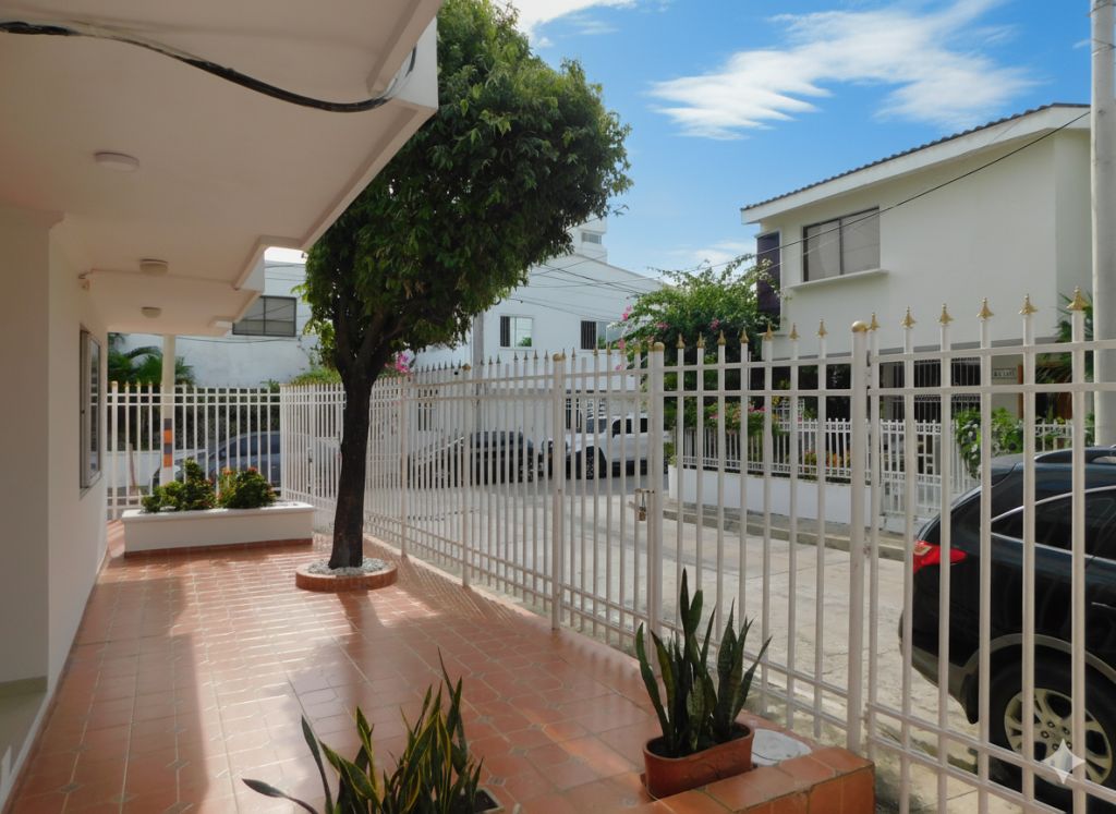 Casa en arriendo Bolívar Cartagena Manga 300 m2 Habitaciones 4 Baños 3 Garajes 1 Precio $15000000