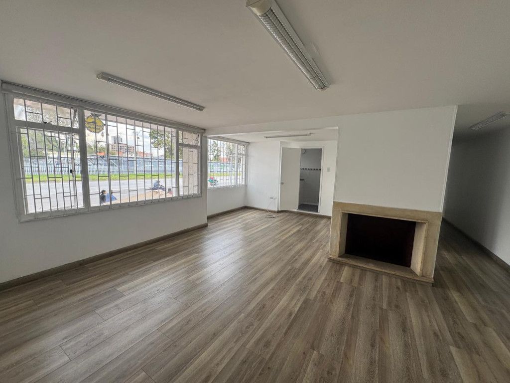 Oficina en arriendo Cundinamarca Bogotá Las Nieves 100 m2 Habitaciones 0 Baños 2 Garajes 0 Precio $2740000