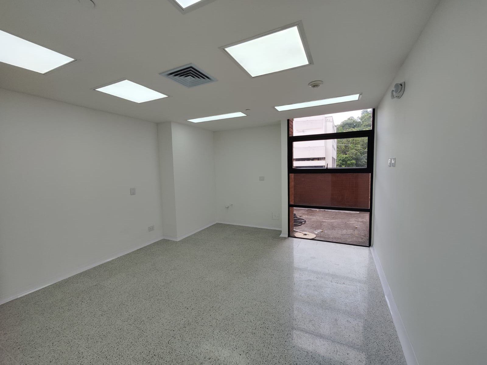 Consultorio en arriendo Antioquia Medellín Perpetuo Socorro 37 m2 Habitaciones 0 Baños 1 Garajes 1 Precio $4100000