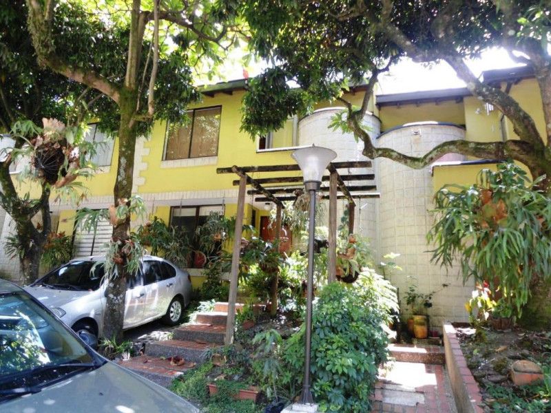 Casa en venta Antioquia Medellín Loma De Los Bernal 120 m2 Habitaciones 3 Baños 2 Garajes 2 Precio $650000000