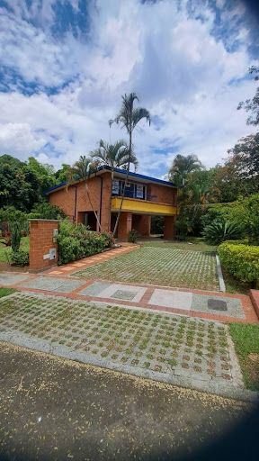Casa Campestre en arriendo Antioquia La Estrella Suramérica 400 m2 Habitaciones 5 Baños 6 Garajes 4 Precio $8000000