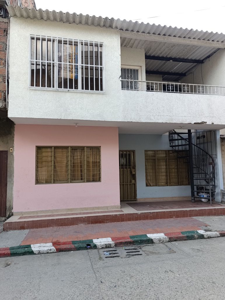 Apartamento en arriendo Valle Del Cauca Cali Los Comuneros Ii Etapa 50 m2 Habitaciones 2 Baños 1 Garajes 0 Precio $650000