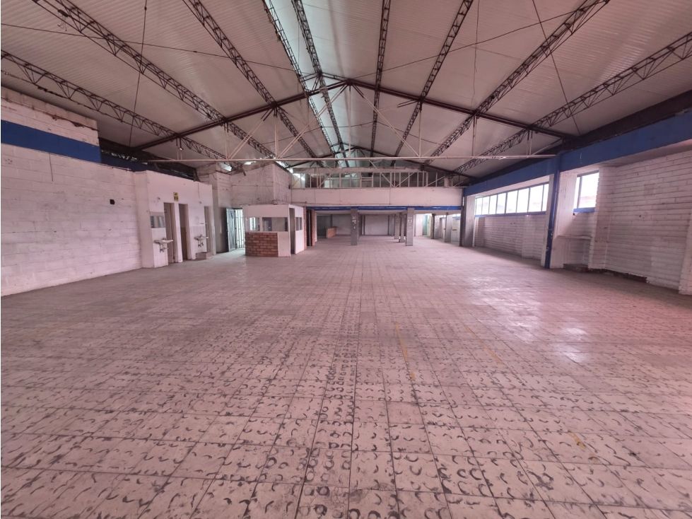 Bodega en arriendo Antioquia Medellín Colombia 439 m2 Habitaciones 0 Baños 3 Garajes 2 Precio $15400000