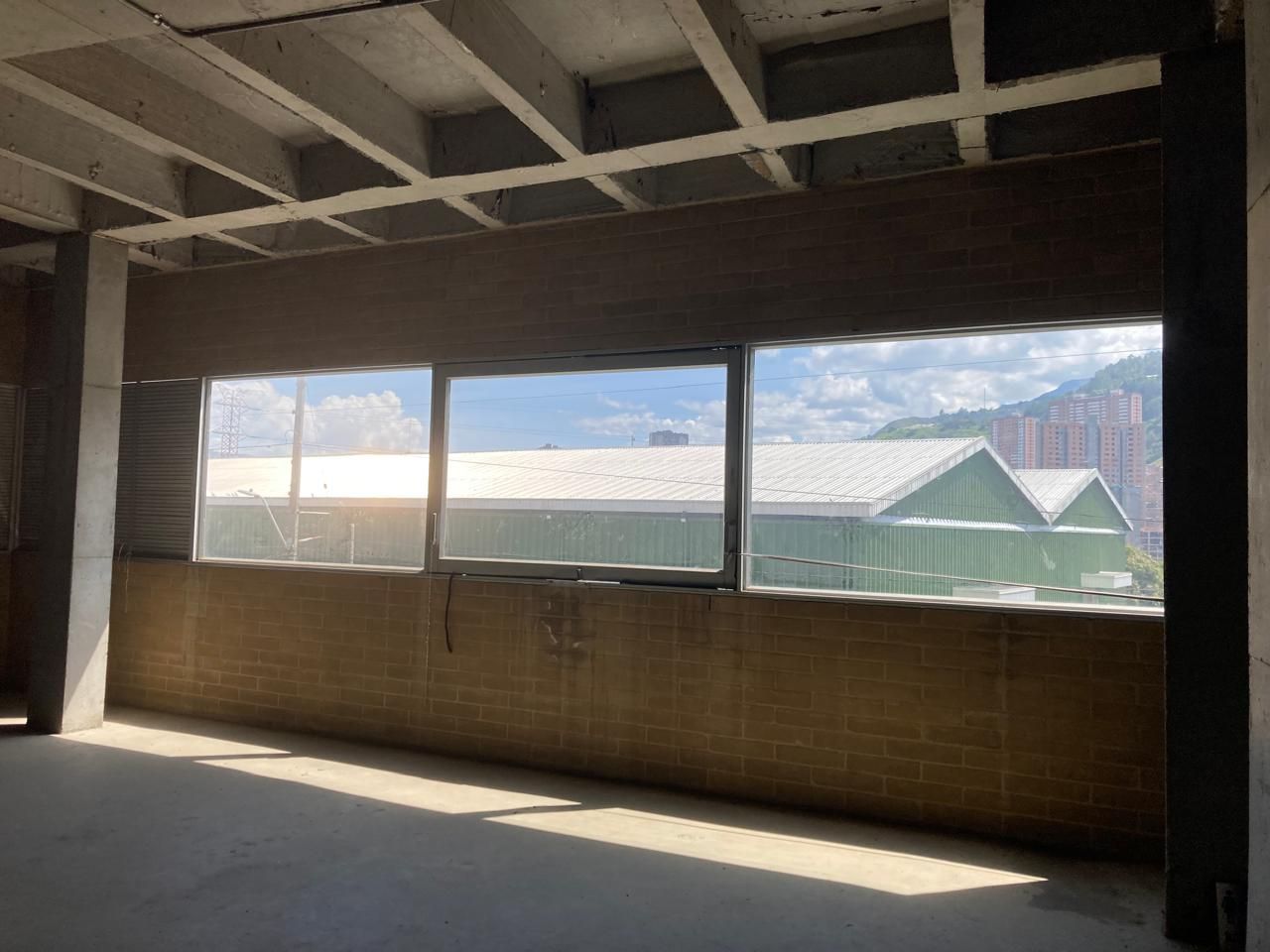 Bodega en arriendo Antioquia Bello Andalucía 3000 m2 Habitaciones 0 Baños 3 Garajes 15 Precio $70000000