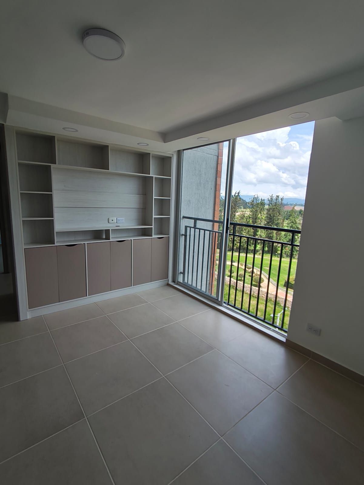 Apartamento en arriendo Cundinamarca Mosquera Cr Zapan Novaterra 42 m2 Habitaciones 2 Baños 2 Garajes 1 Precio $1200000