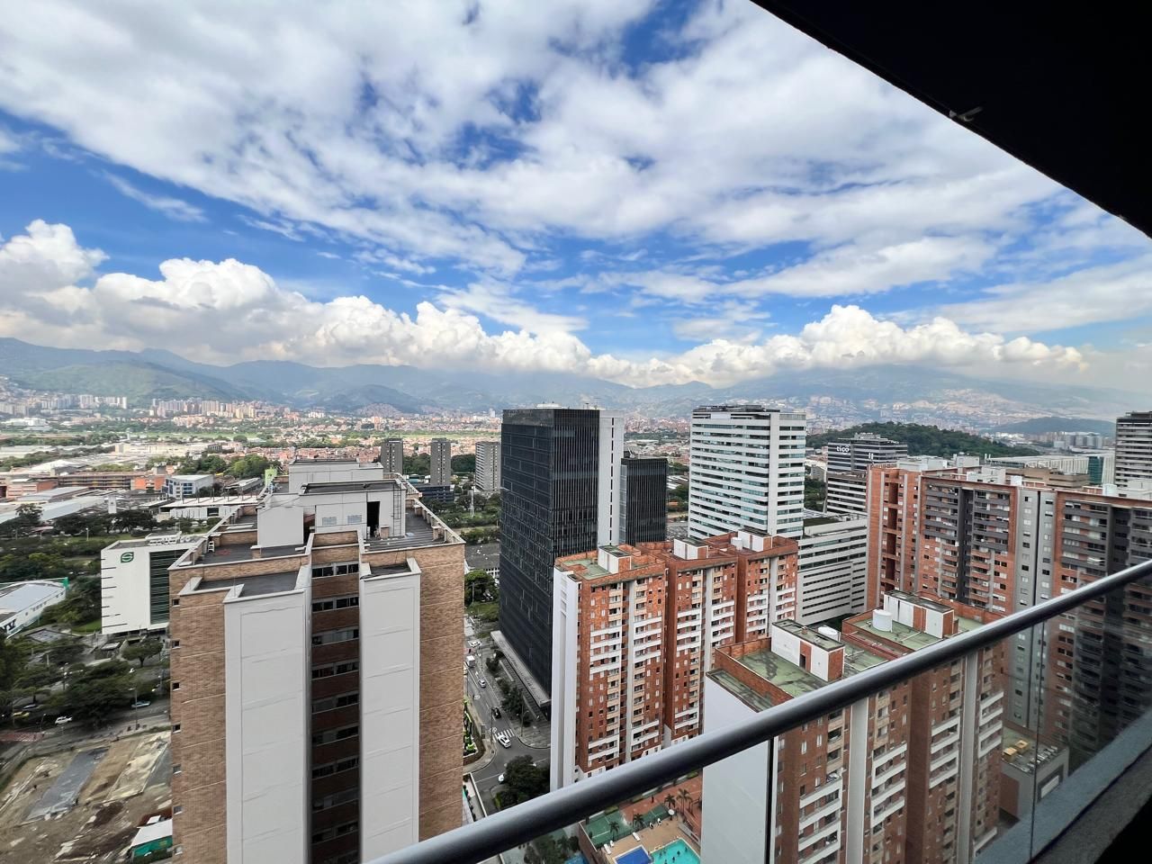 Apartaestudio en arriendo Antioquia Medellín Simesa 56 m2 Habitaciones 1 Baños 2 Garajes 1 Precio $3800000