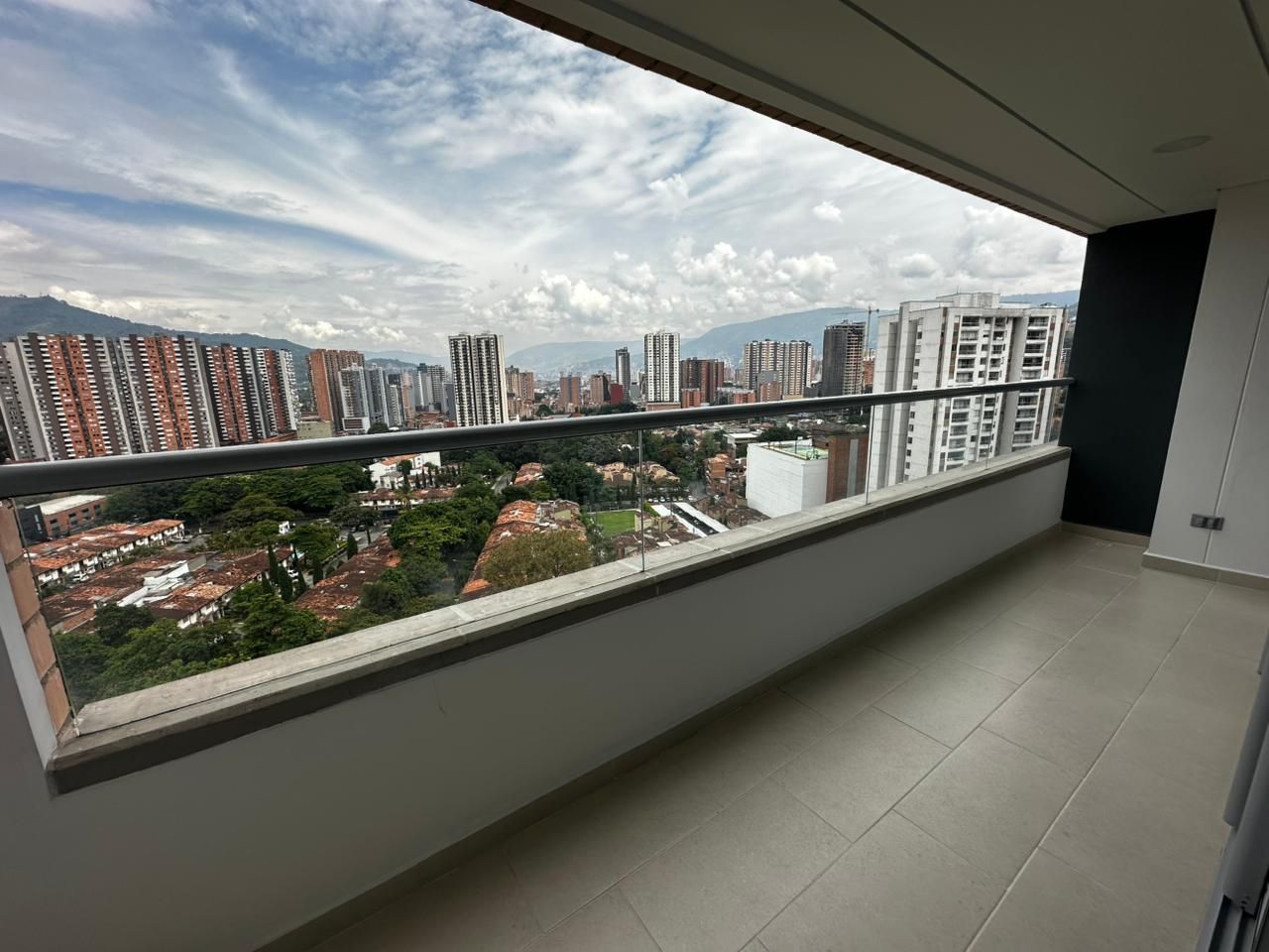 Apartaestudio en arriendo Antioquia Sabaneta Aldea Verde 55 m2 Habitaciones 1 Baños 2 Garajes 1 Precio $2400000