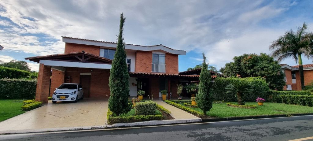 Casa en venta Valle Del Cauca Cali Nn 500 m2 Habitaciones 4 Baños 6 Garajes 4 Precio $1900000000