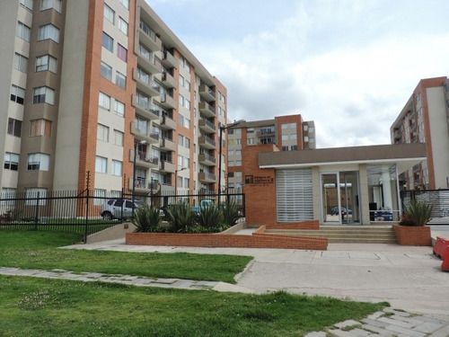 Apartamento en arriendo Cundinamarca Mosquera Cr Mallorca I 90 m2 Habitaciones 3 Baños 2 Garajes 1 Precio $1800000