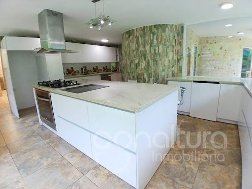 Casa Campestre en venta Antioquia Copacabana Copacabana 320 m2 Habitaciones 4 Baños 5 Garajes 1 Precio $2700000000