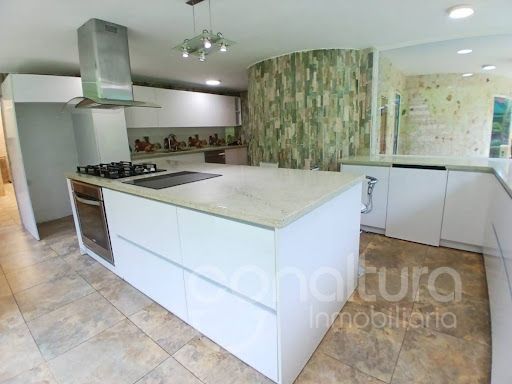 Casa Campestre en arriendo Antioquia Copacabana Copacabana 320 m2 Habitaciones 4 Baños 5 Garajes 1 Precio $9000000