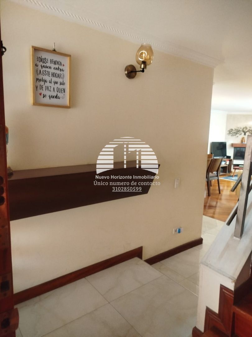 Casa en venta Cundinamarca Bogotá Cjr Jardines De La Colina 1 178 m2 Habitaciones 5 Baños 4 Garajes 2 Precio $800000000