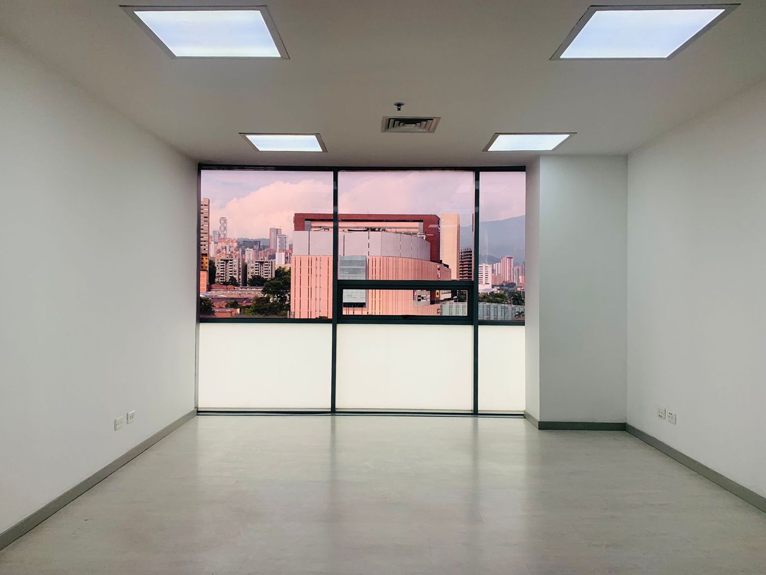 Oficina en venta Antioquia Envigado Las Vegas 38 m2 Habitaciones 0 Baños 1 Garajes 1 Precio $390000000