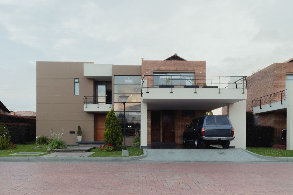 Casa en venta Cundinamarca Chía Br Santa Lucia 292 m2 Habitaciones 3 Baños 5 Garajes 2 Precio $1290000000