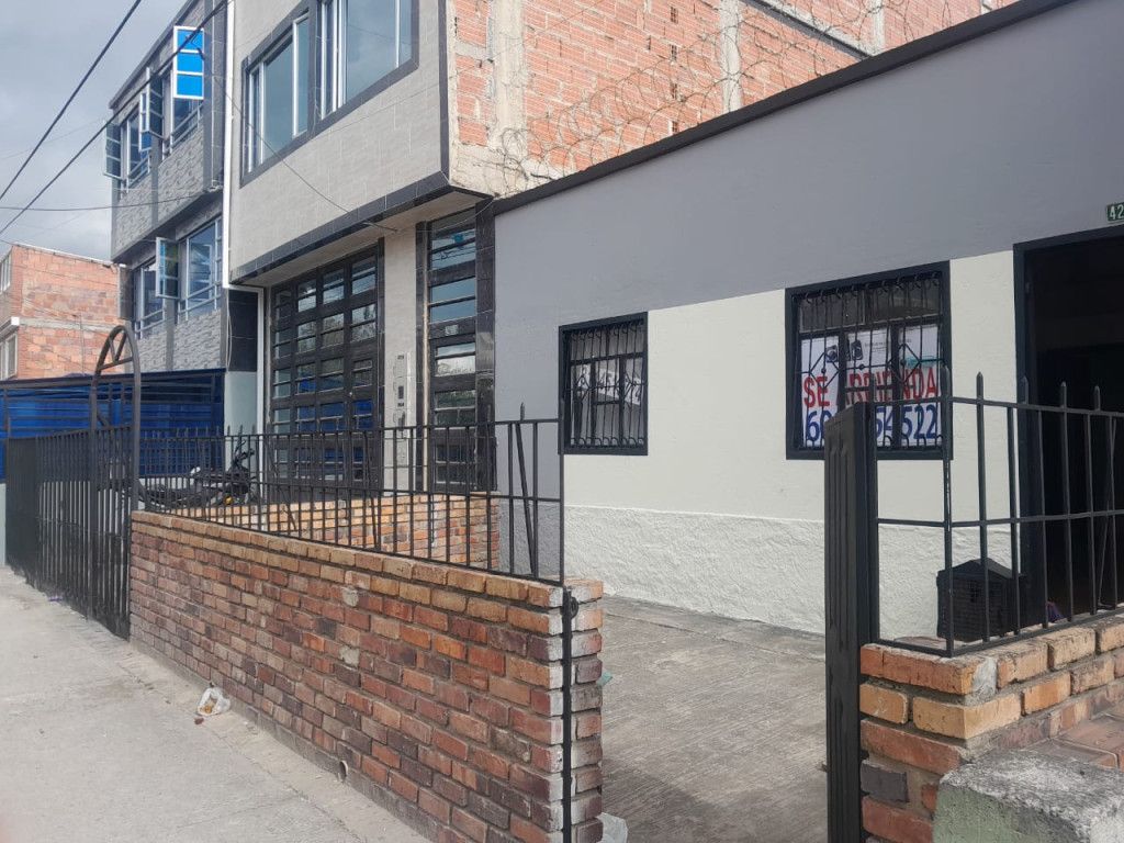 Casa en arriendo Cundinamarca Bogotá Super Manzana 15 0 m2 Habitaciones 7 Baños 2 Garajes 0 Precio $3150000