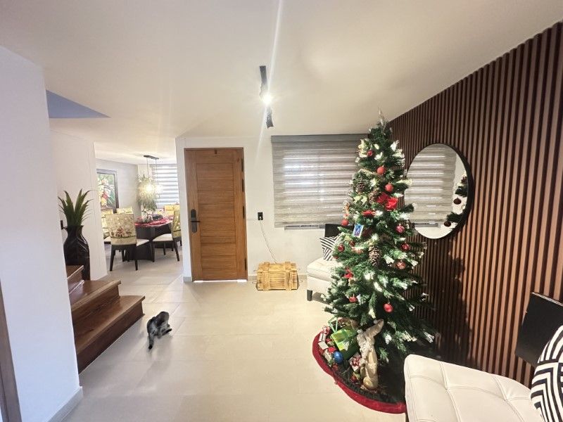 Casa en venta Antioquia Itagüí Guaduales De Sausalito 200 m2 Habitaciones 4 Baños 4 Garajes 2 Precio $990000000