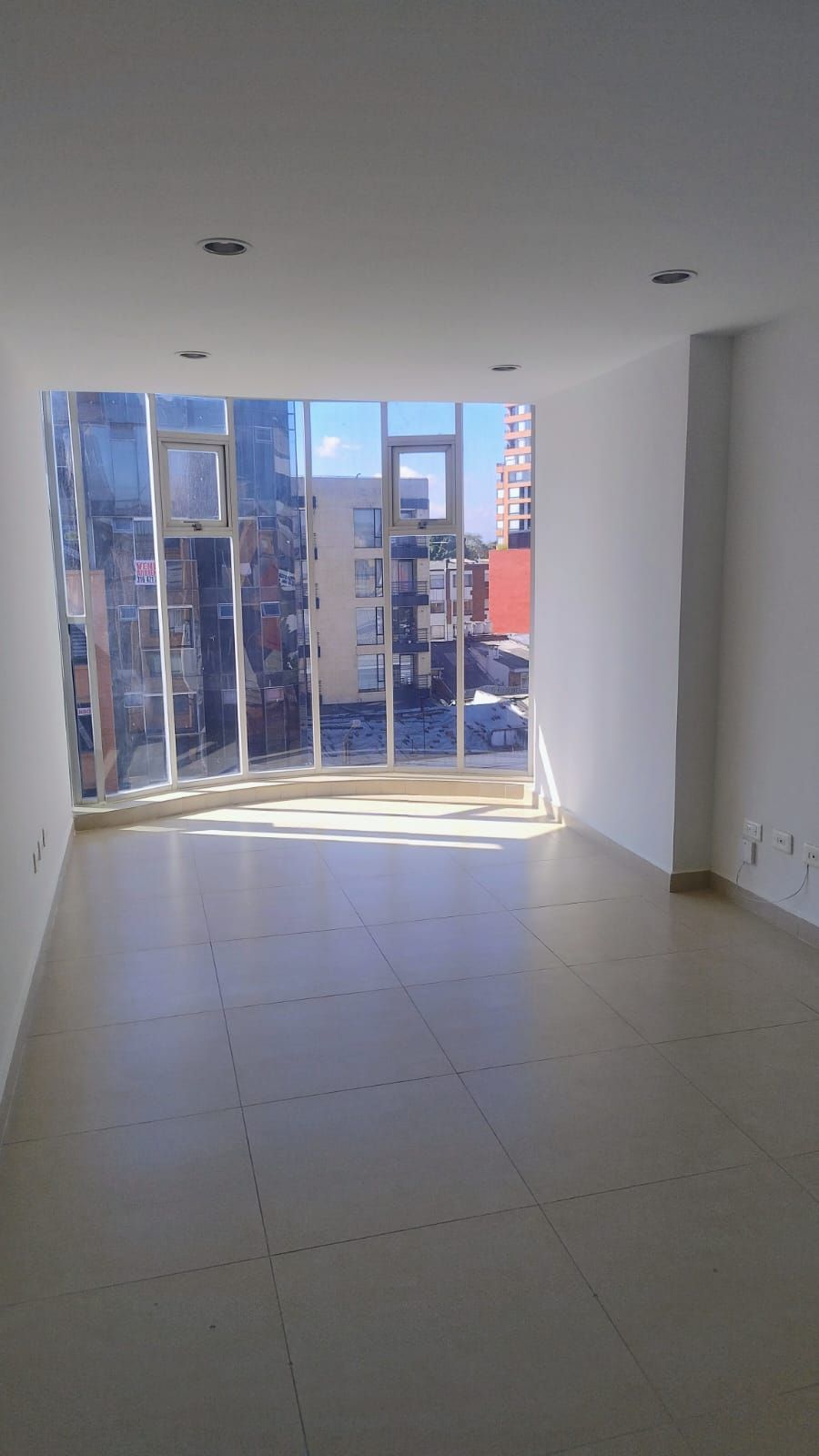 Oficina en arriendo Cundinamarca Bogotá Puente Largo - Edif Oficinas Grupo7 Torre Iii 18 m2 Habitaciones 0 Baños 0 Garajes 0 Precio $1200000