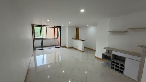 Apartamento en arriendo Antioquia Envigado Pontevedra 80 m2 Habitaciones 3 Baños 2 Garajes 1 Precio $3750000