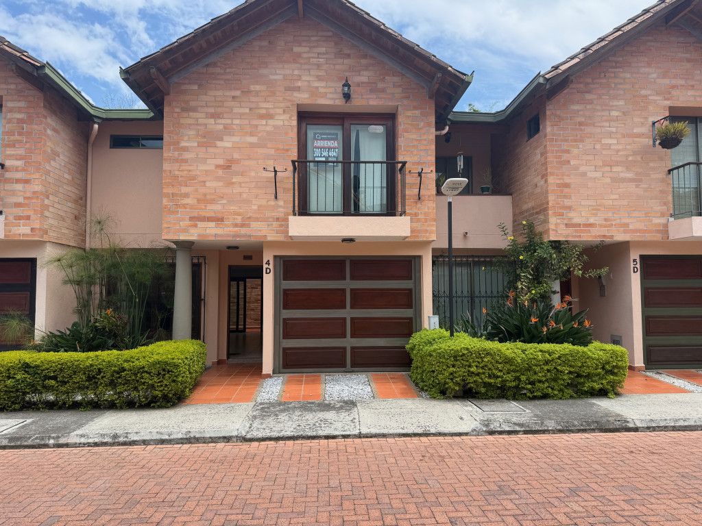 Casa en venta Antioquia Rionegro Centro 150 m2 Habitaciones 3 Baños 3 Garajes 2 Precio $830000000