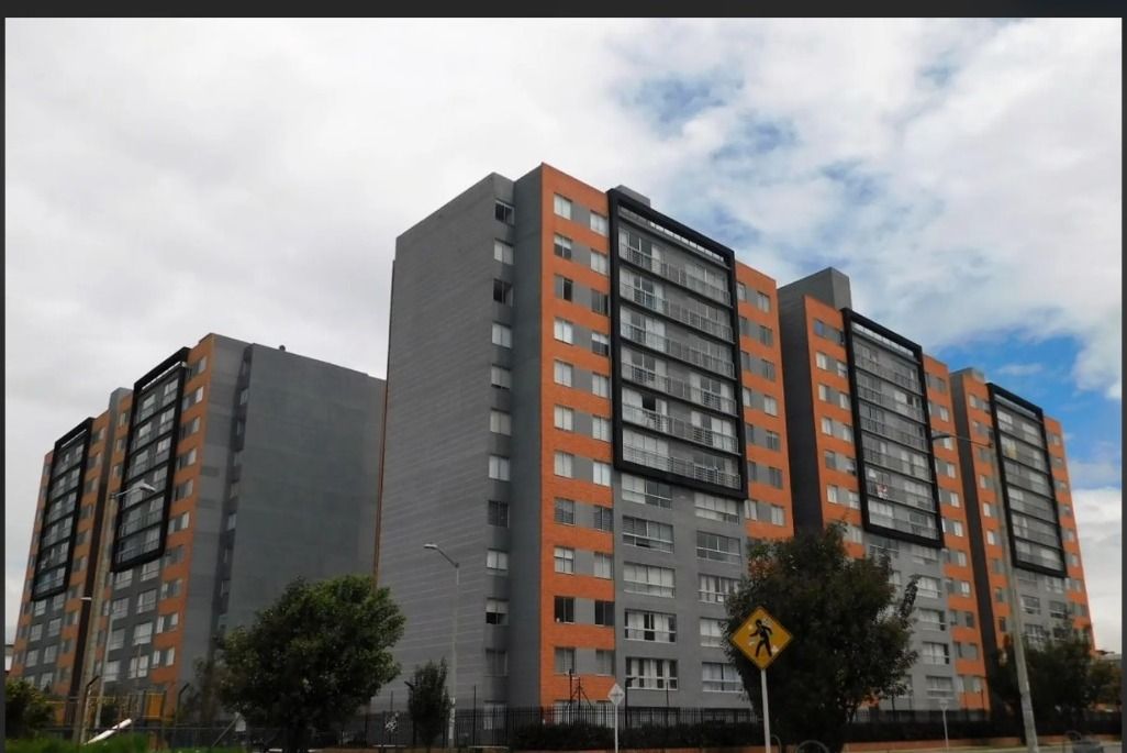 Apartamento en arriendo Cundinamarca Bogotá Cjr Alcazar Castilla Reservado 77 m2 Habitaciones 3 Baños 2 Garajes 1 Precio $2100000