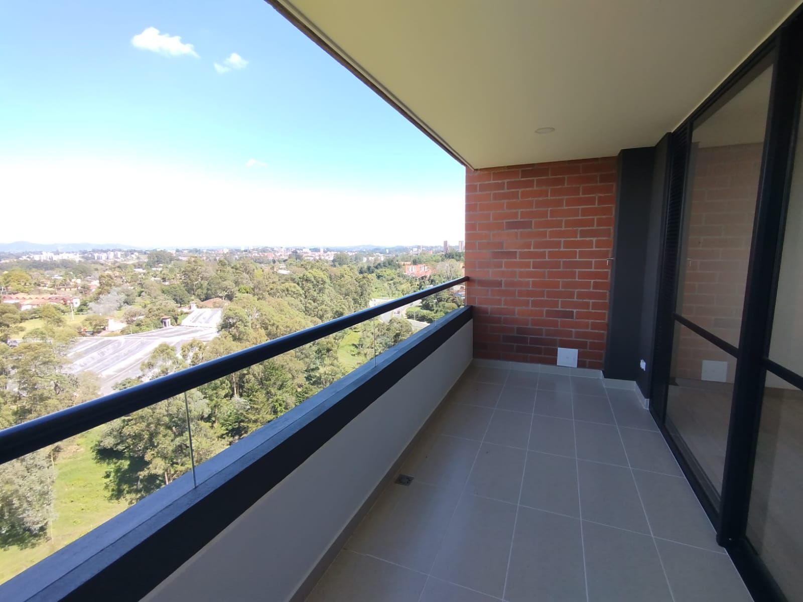 Apartamento en arriendo Antioquia Rionegro San Antonio 90 m2 Habitaciones 3 Baños 2 Garajes 1 Precio $3900000