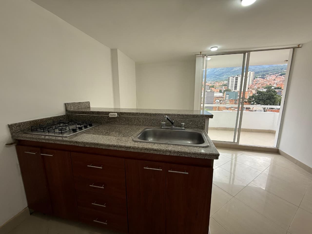 Apartaestudio en arriendo Antioquia Medellín Santa Ines 25 m2 Habitaciones 1 Baños 1 Garajes 1 Precio $1600000