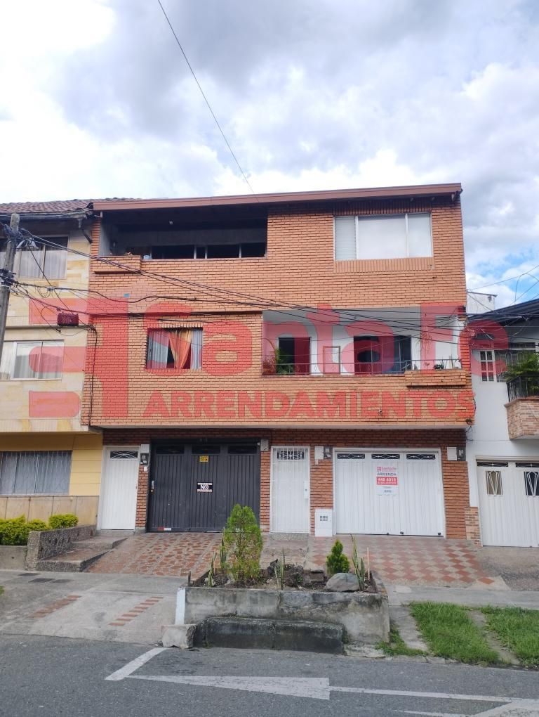 Casa en arriendo Antioquia Medellín Santa Monica 120 m2 Habitaciones 4 Baños 2 Garajes 1 Precio $2900000